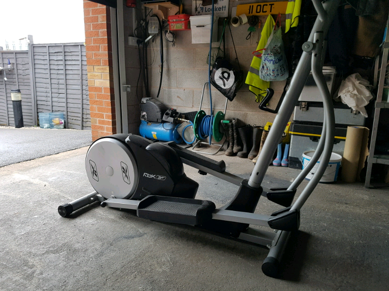 reebok rev 10101 cross trainer